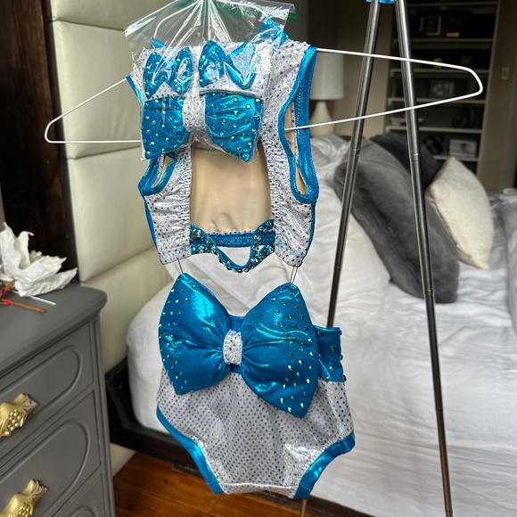 Custom Dance Set - Picture 4 of 6